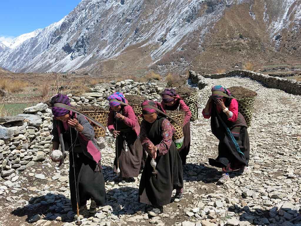 Himalayan women